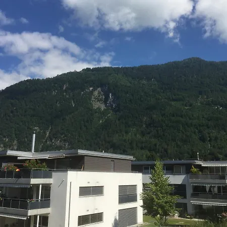 旅馆 因特拉肯沃特斯旅馆 *
